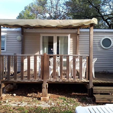 Mobil Home Sainte Baume น็องส์-เลส์-แป็งส์ ภายนอก รูปภาพ