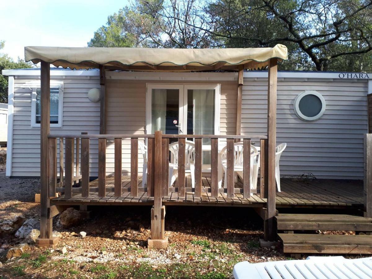 Mobil Home Sainte Baume น็องส์-เลส์-แป็งส์ ภายนอก รูปภาพ