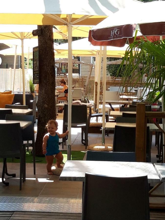 Mobil Home Sainte Baume น็องส์-เลส์-แป็งส์ ภายนอก รูปภาพ